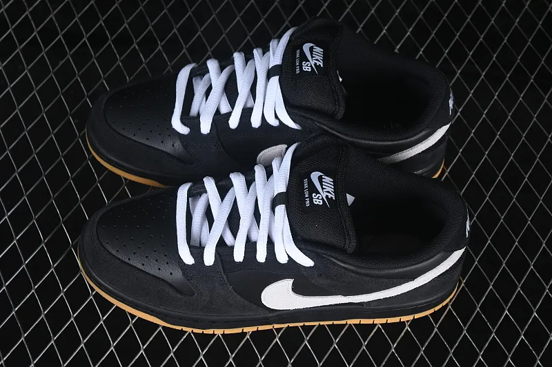 All Categories Nk SB Dunk Series Nk SB Dunk Low Low-top sneakers Foreign trade version Nike SB Dunk Low Raw rubber black and white Full toe layer low-top casual sneakers HF3704-003